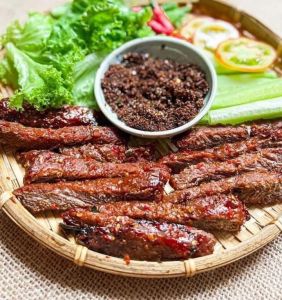 Thịt nai một nắng & Muối kiến vàng đặc sản tây nguyên - B1N1027 (0,5kg)